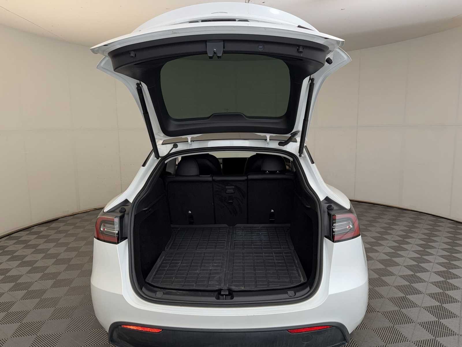 2023 Tesla Model Y Long Range - Photo 22