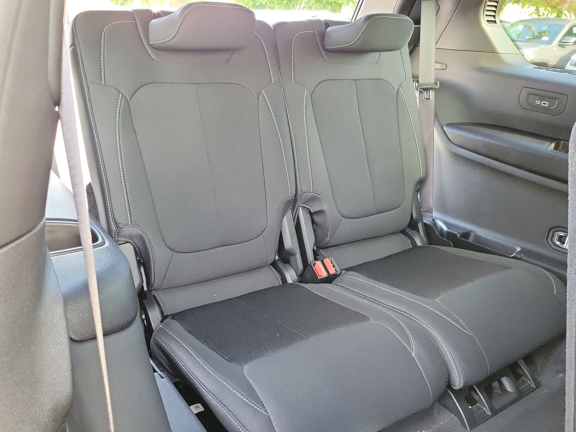 New 2026 Velvet Red Pearl-Coat Exterior Paint Jeep Laredo image 19