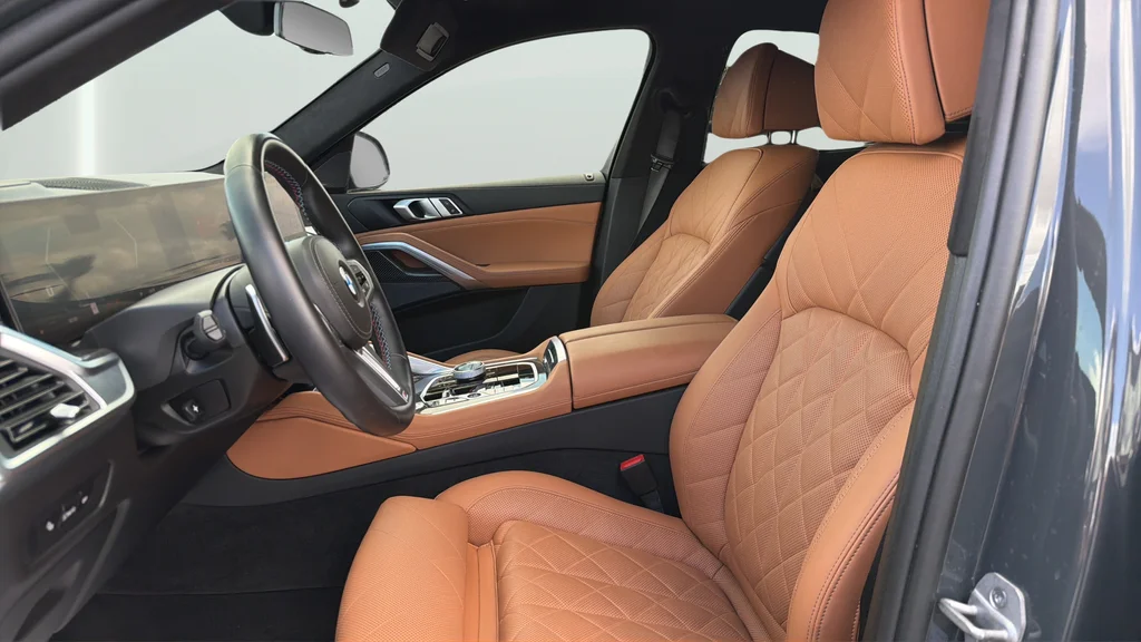 Used 2025 Gray BMW M60i image 18