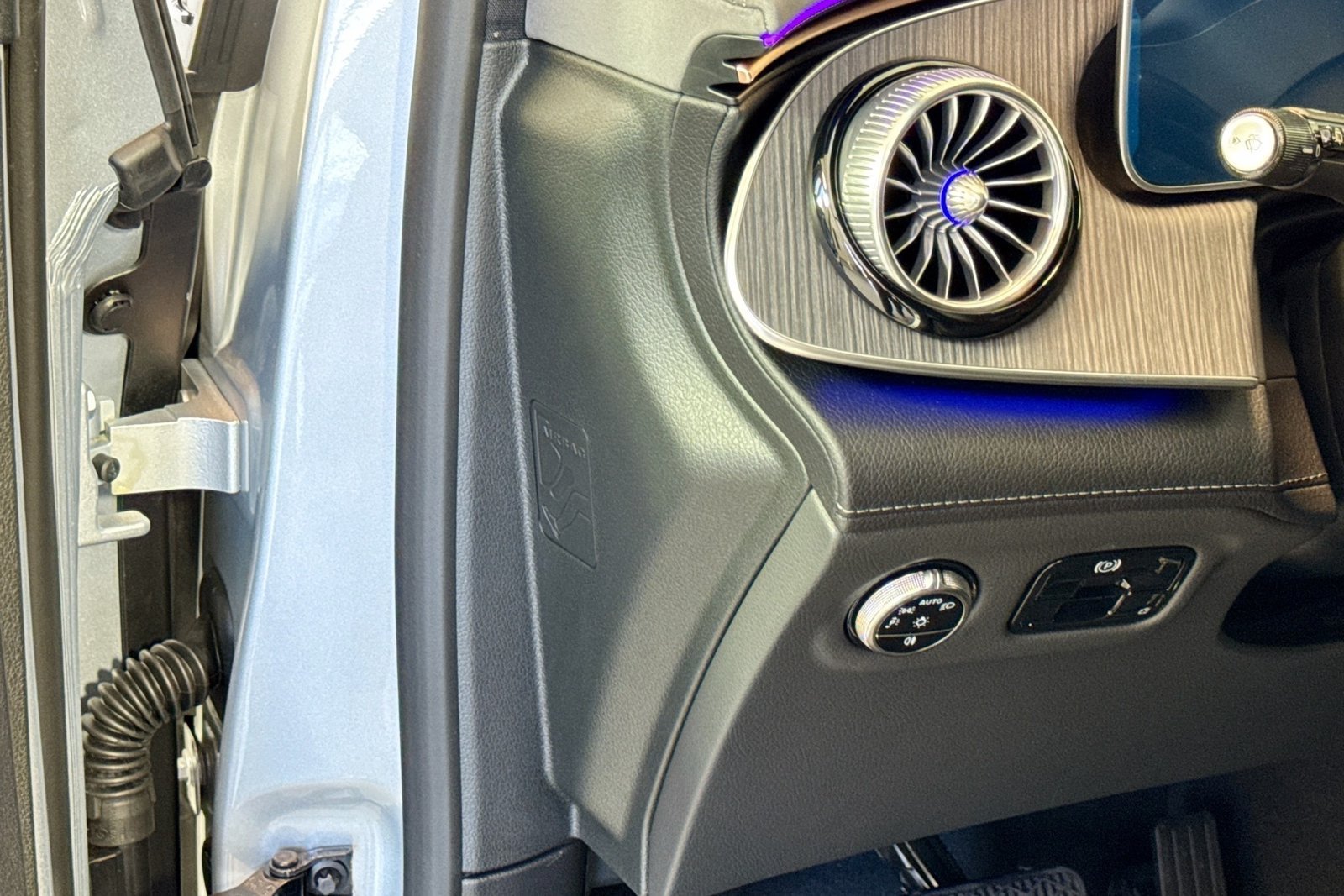 New 2026 Cirrus Silver Metallic Mercedes-Benz EQE 320 image 10