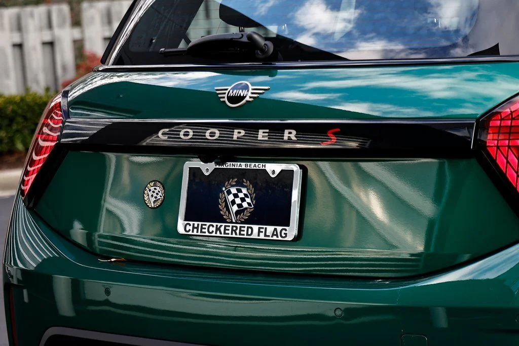 New 2026 British Racing Green Met MINI Signature Plus image 9