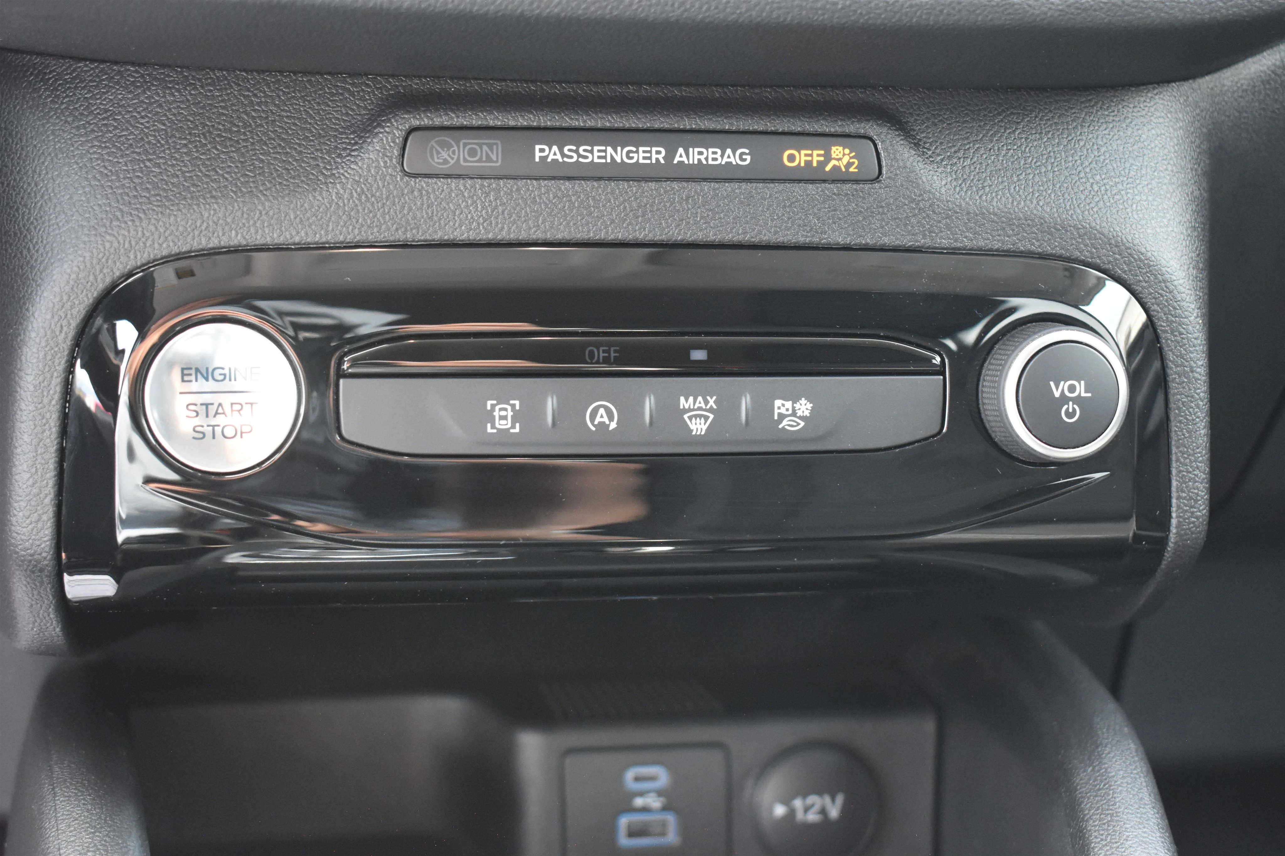 Used 2023 Blue Ford Active image 28