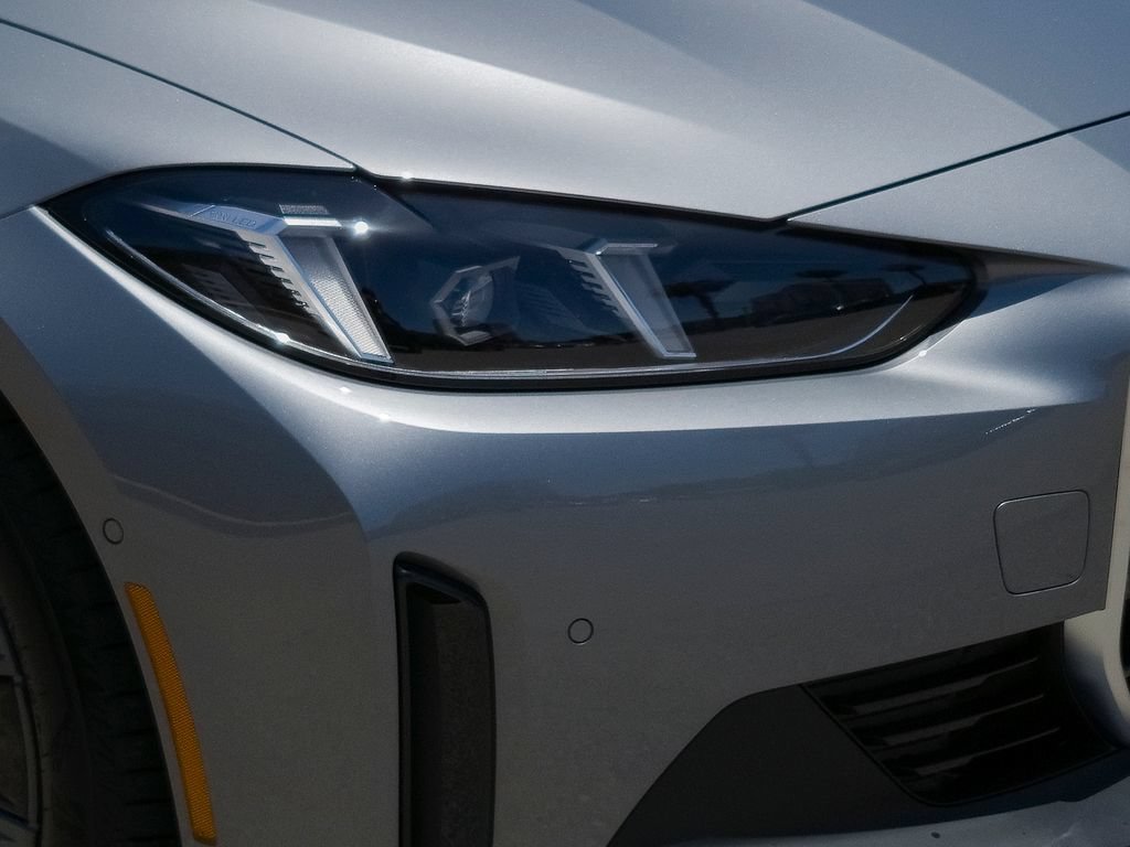 New 2026 Skyscraper Grey Metallic BMW eDrive40 image 6