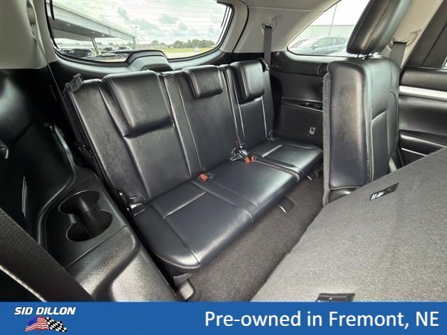 Used 2018 Blizzard Pearl Toyota XLE image 20