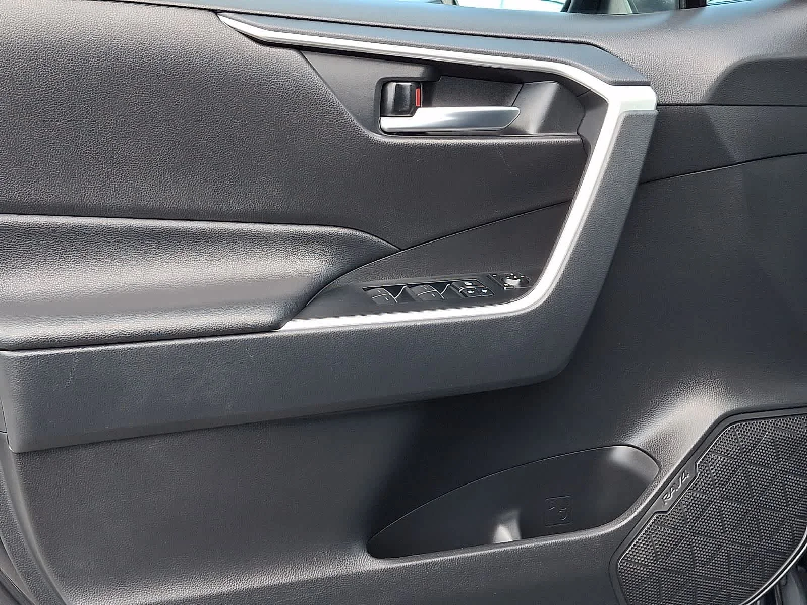 Certified Used 2025 Magnetic Gray Metallic Toyota XLE image 15