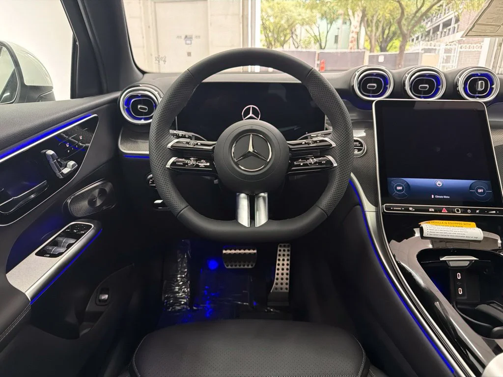 New 2027 White Mercedes-Benz GLC 300 image 22