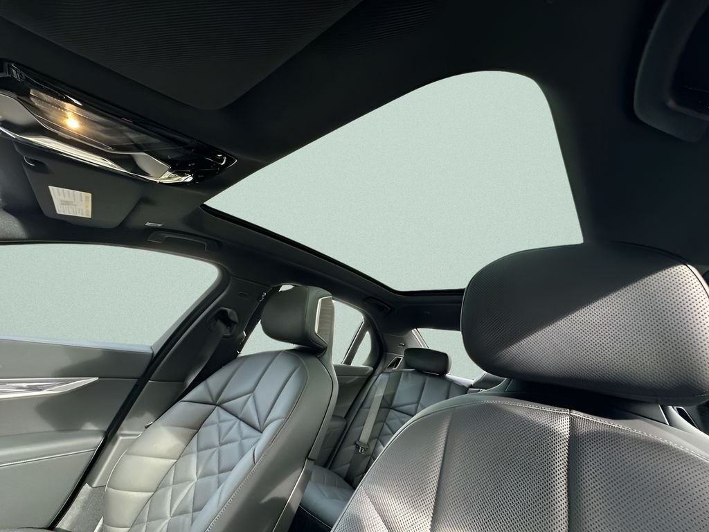 2026 BMW 7 Series 740i - Photo 26