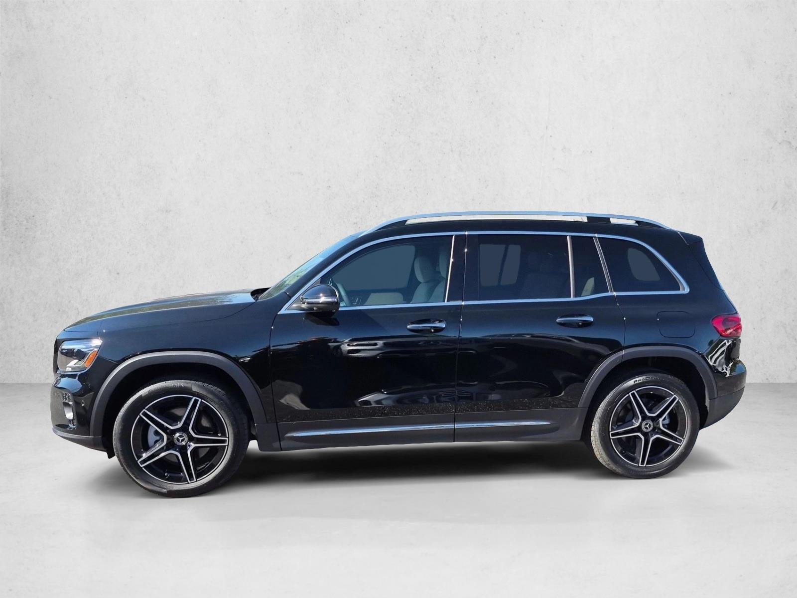 New 2026 Night Black Mercedes-Benz GLB250 image 5