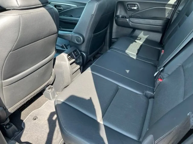 Used 2017 Black Honda RTL-T image 18