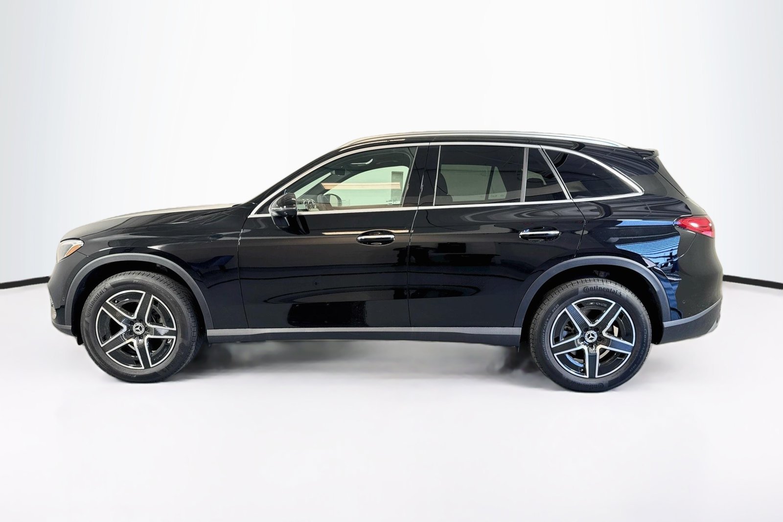 New 2026 Black Mercedes-Benz GLC 300 image 8
