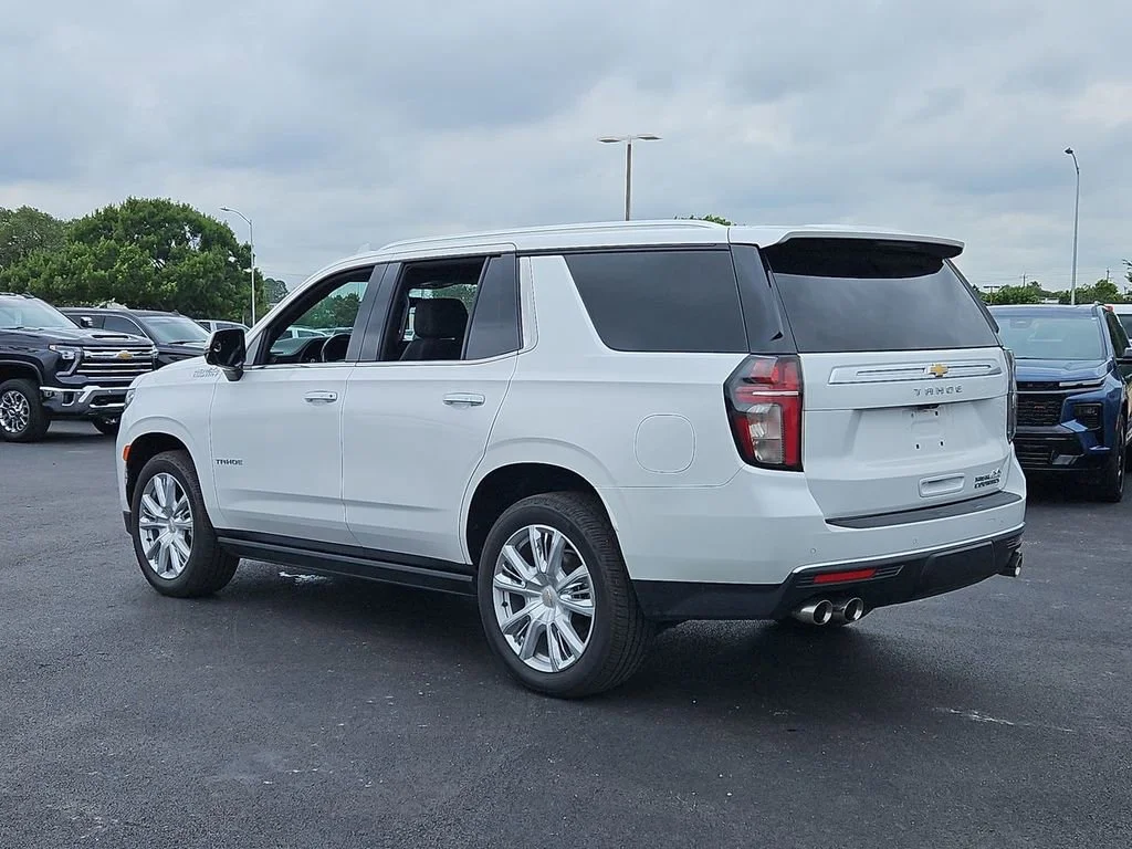 Certified Used 2021 IRIDESCENT PEARL TRICOAT Chevrolet High Country image 4