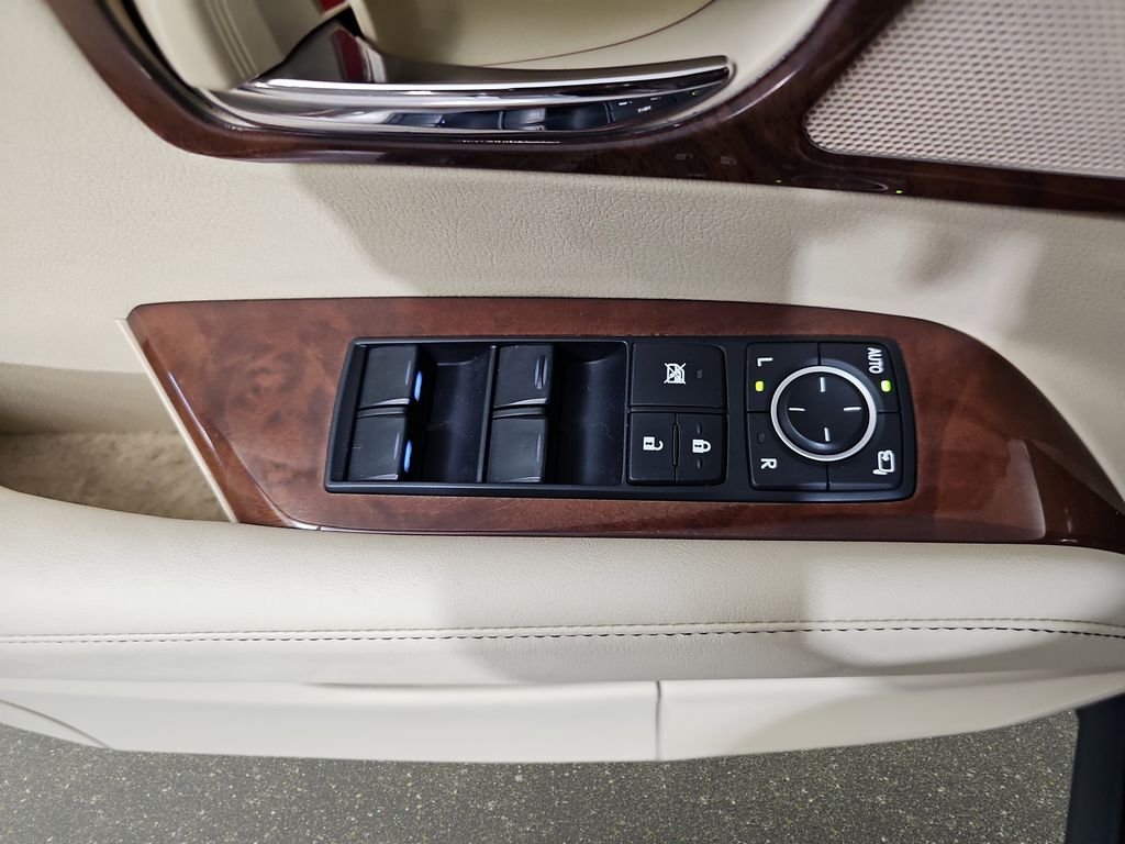 Used 2015 Red Lexus 350 image 30