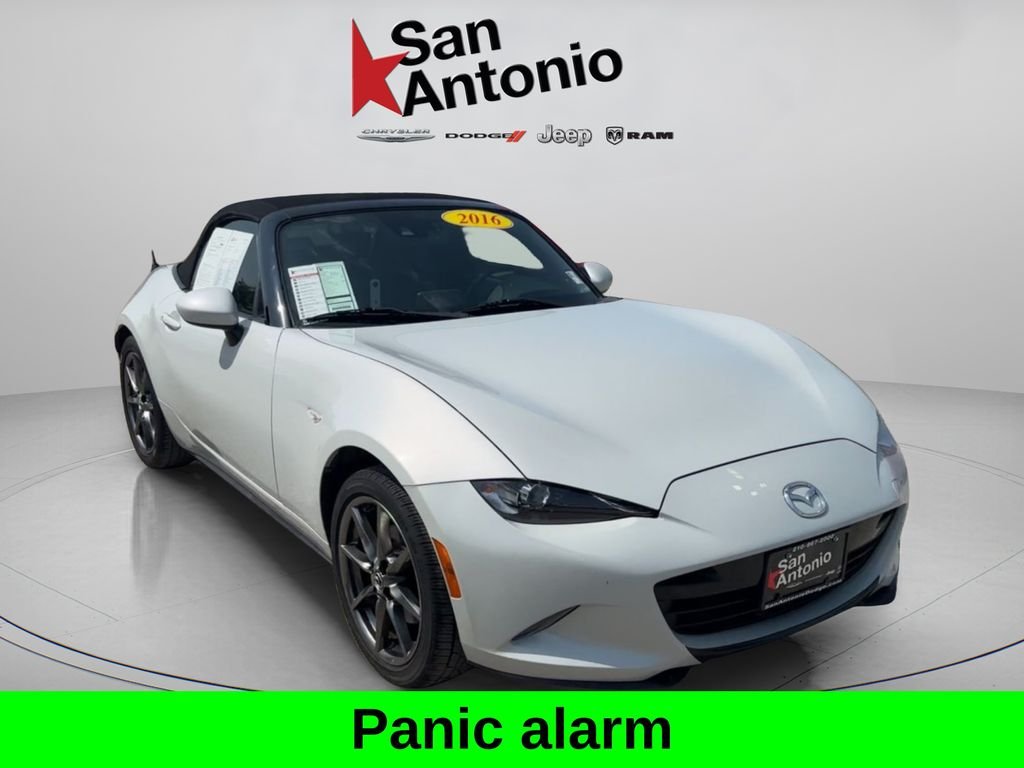Used 2016 White Mazda Grand Touring image 3