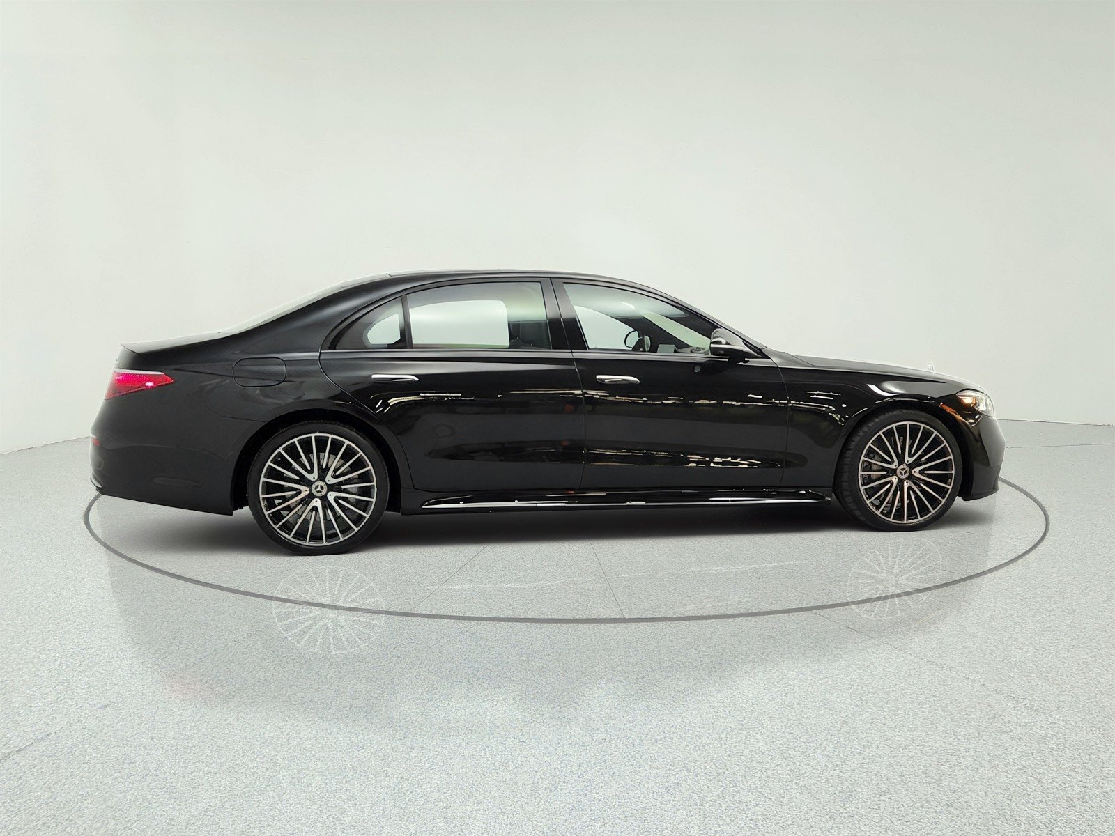 Certified Used 2023 Obsidian Black Mercedes-Benz S 580 4MATIC® Sedan image 4