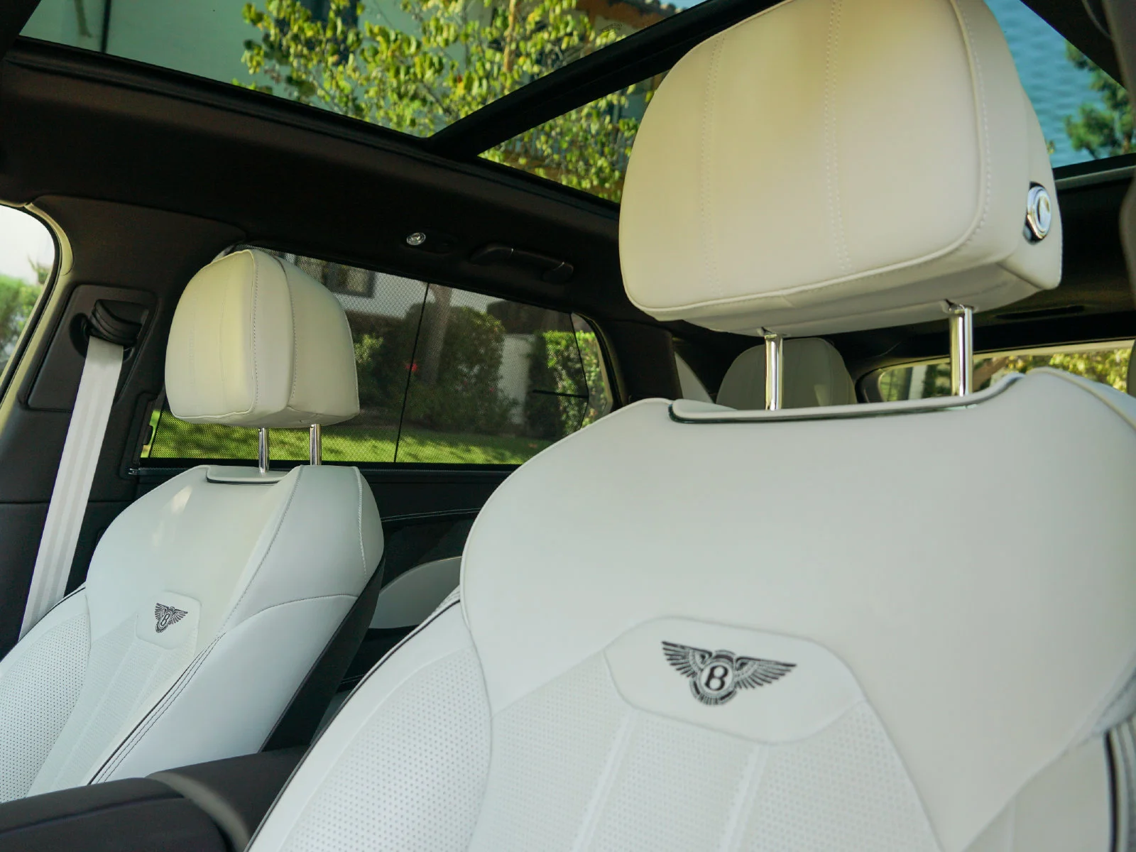 Certified Used 2023 White Sand by Mulliner Bentley  image 18