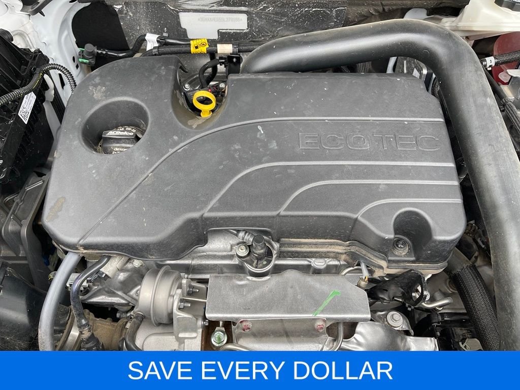 Used 2025 White Chevrolet LT image 22