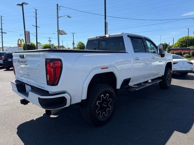 Used 2022 White Frost Tricoat GMC Denali image 9