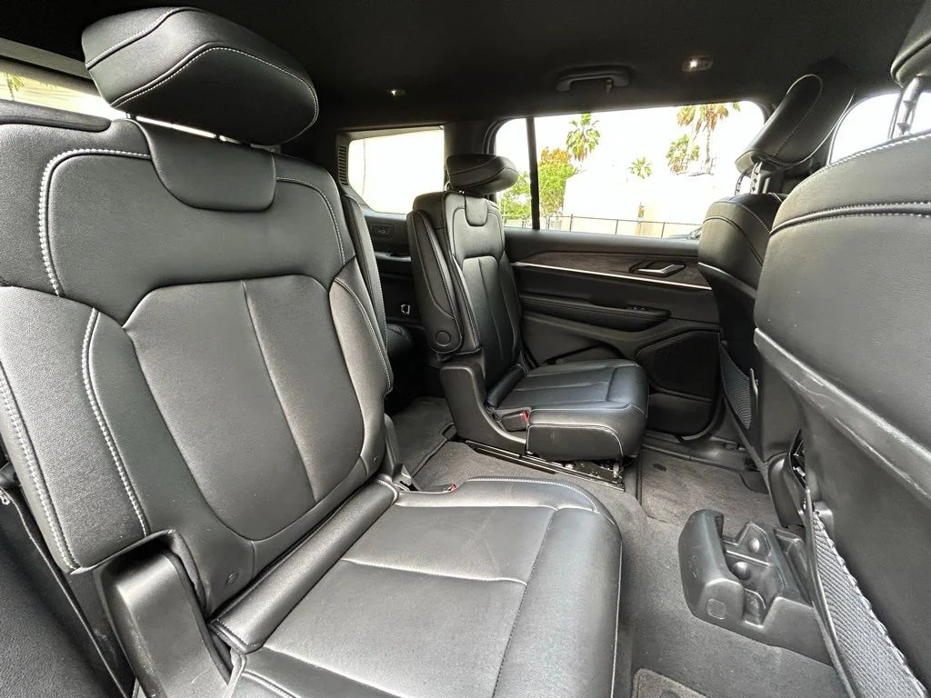Used 2024 Gray Jeep Limited image 41