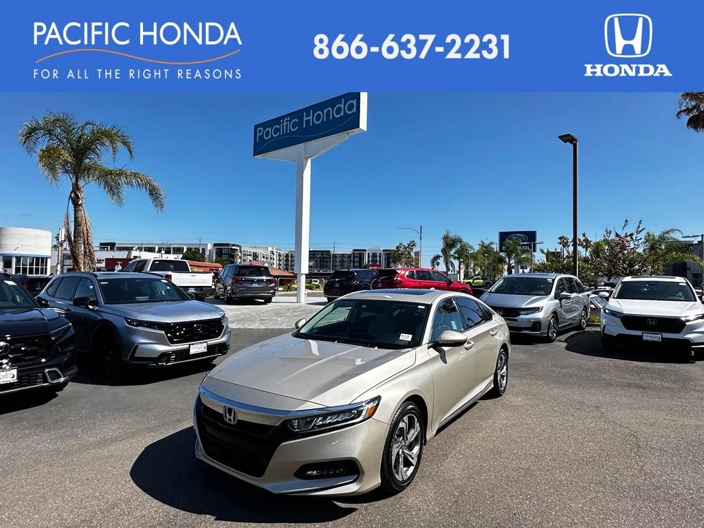 Used 2020 Gold Honda EX-L image 1