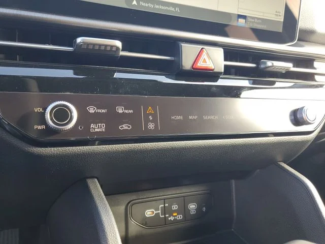 2026 Kia Sportage SX - Photo 18