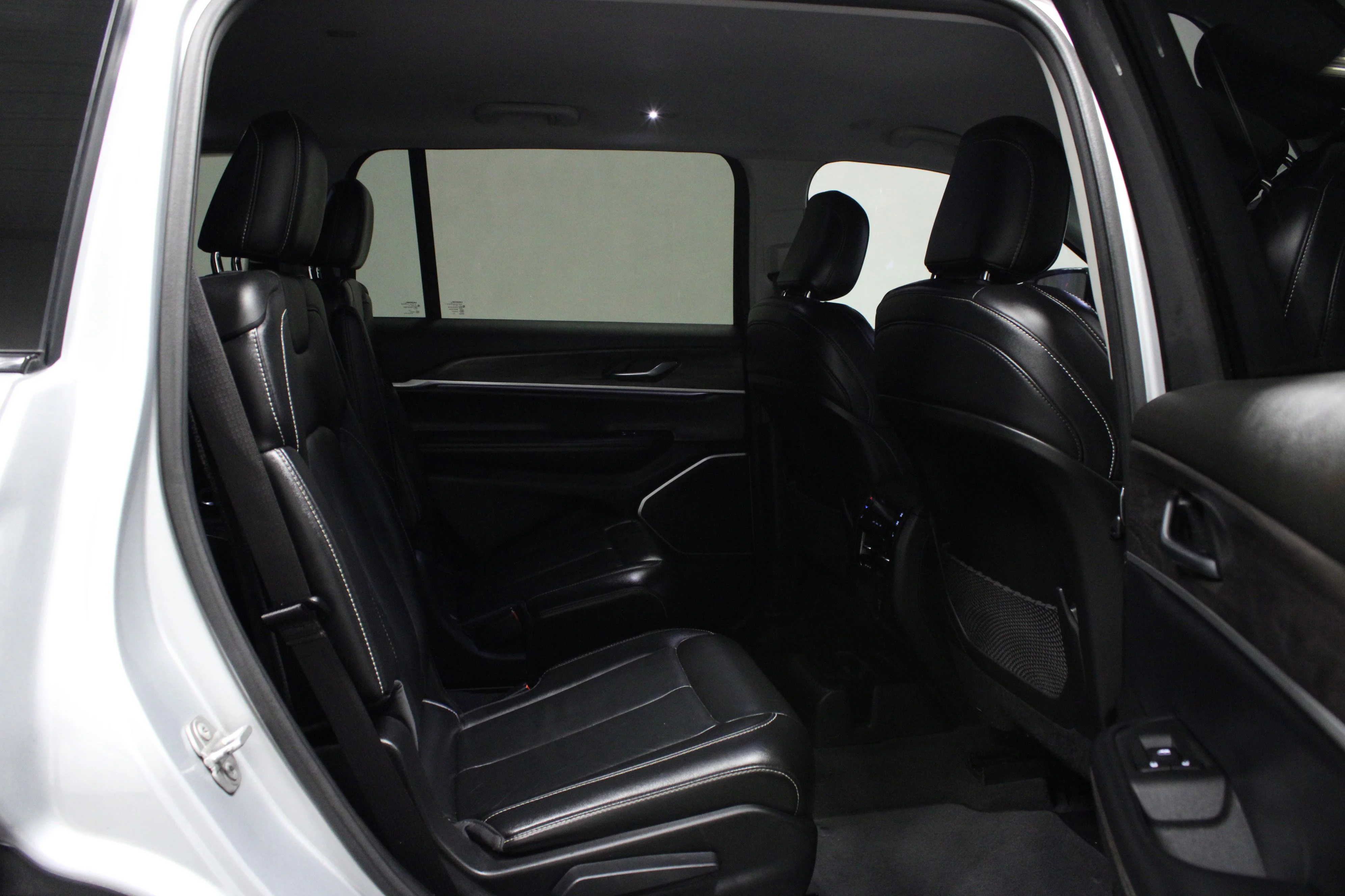 Used 2021 Silver Zynith Jeep Limited image 16