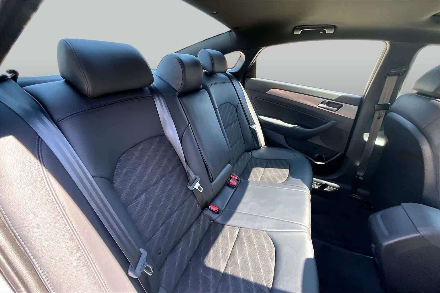 Used 2018 Machine Gray Hyundai Sport image 18