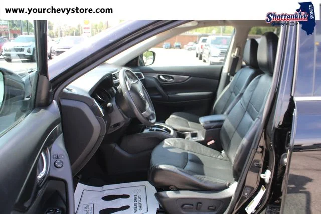 Used 2015 Black Nissan SL image 10