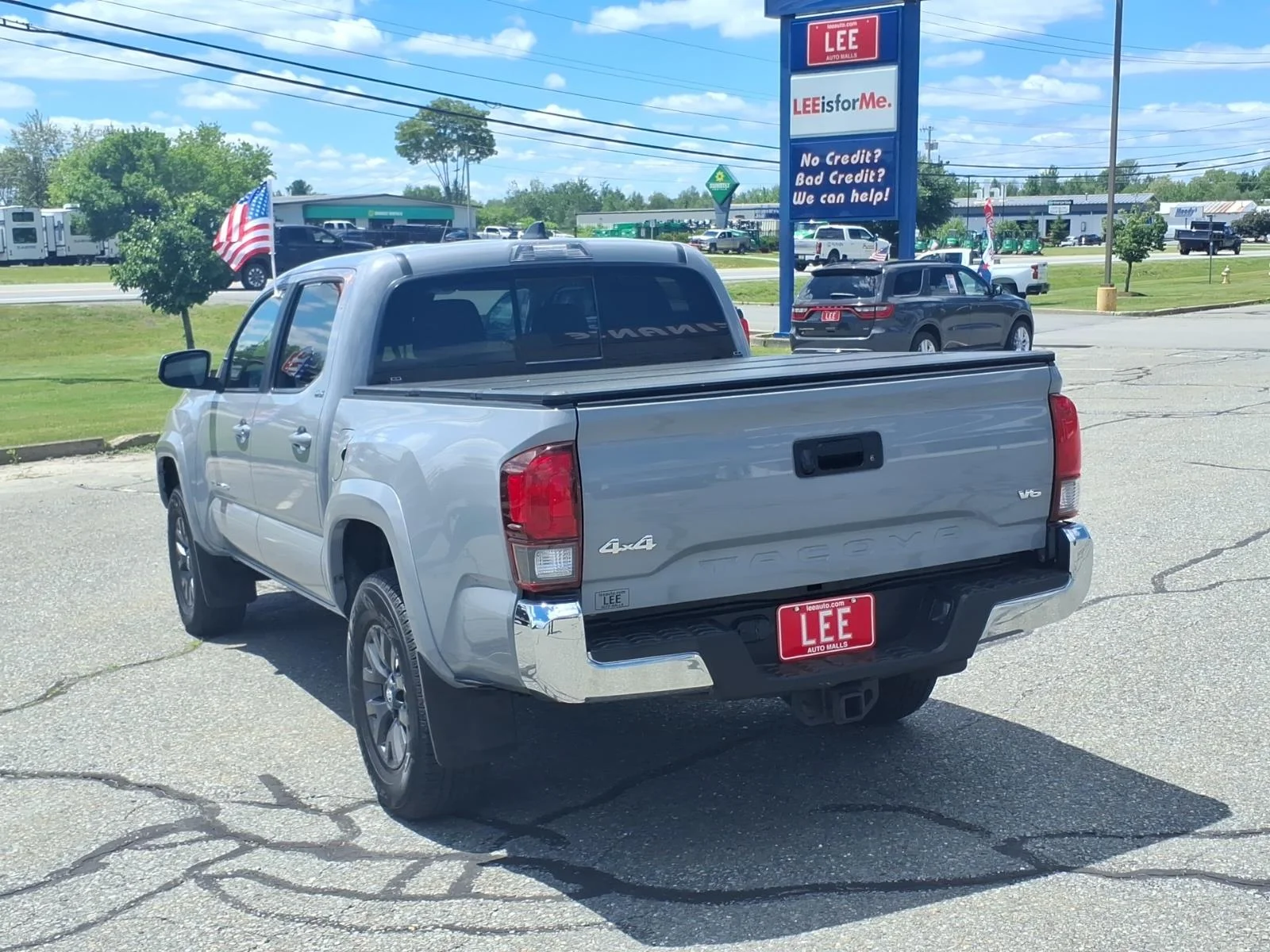Used 2021 Cement Toyota SR5 image 6