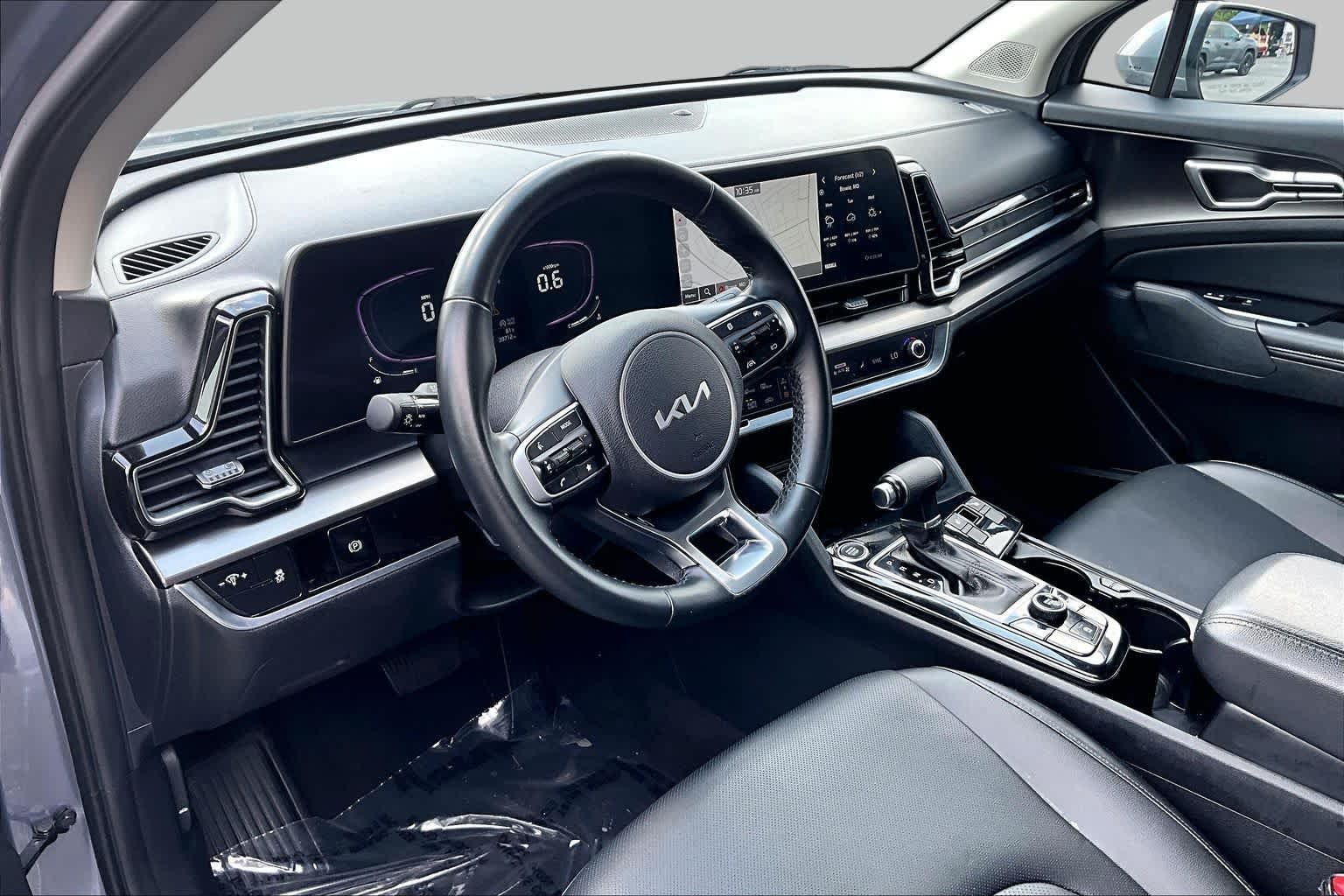 Used 2024 Everlasting Silver Kia EX image 17