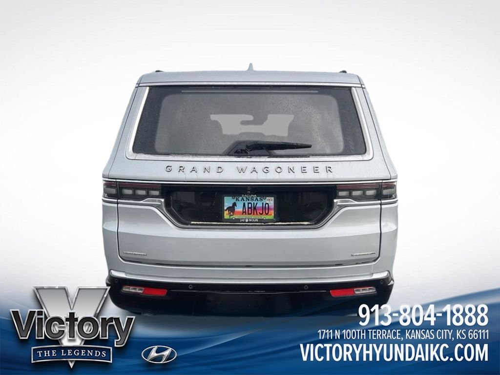 Used 2022 Silver Jeep Series III image 4