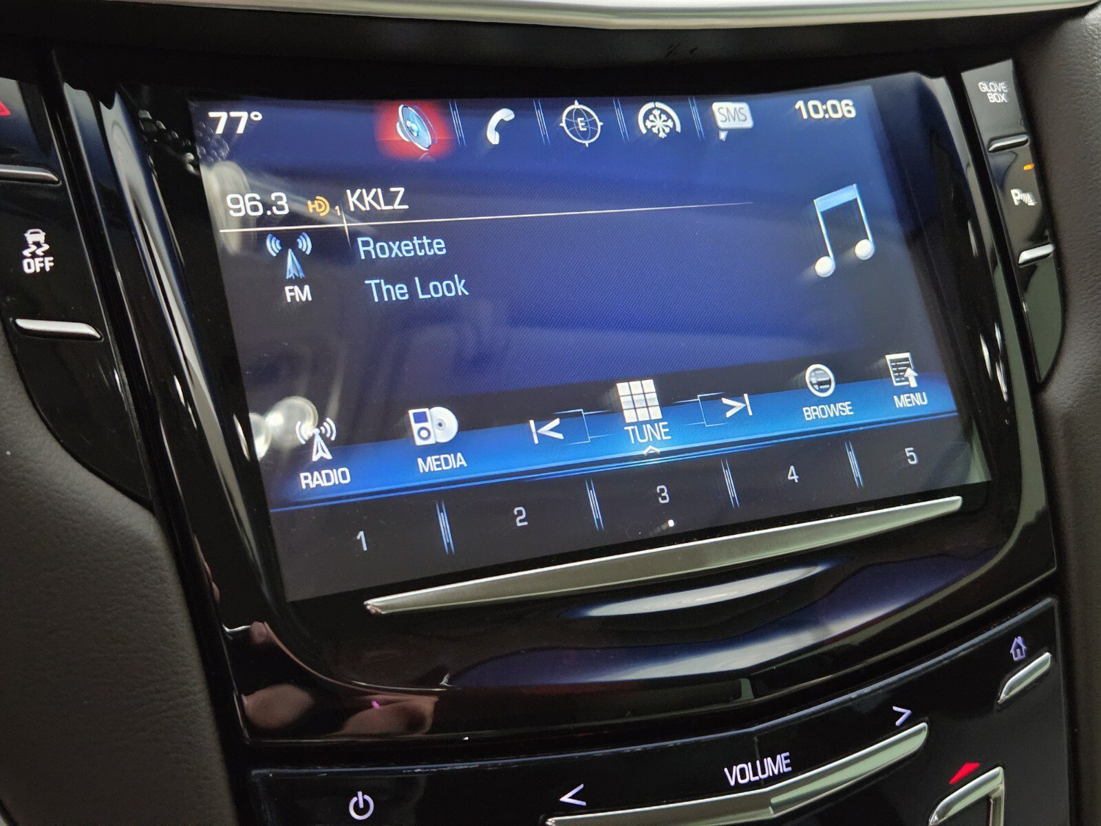 Used 2016 CRYSTAL WHITE TRICOAT Cadillac STD image 23
