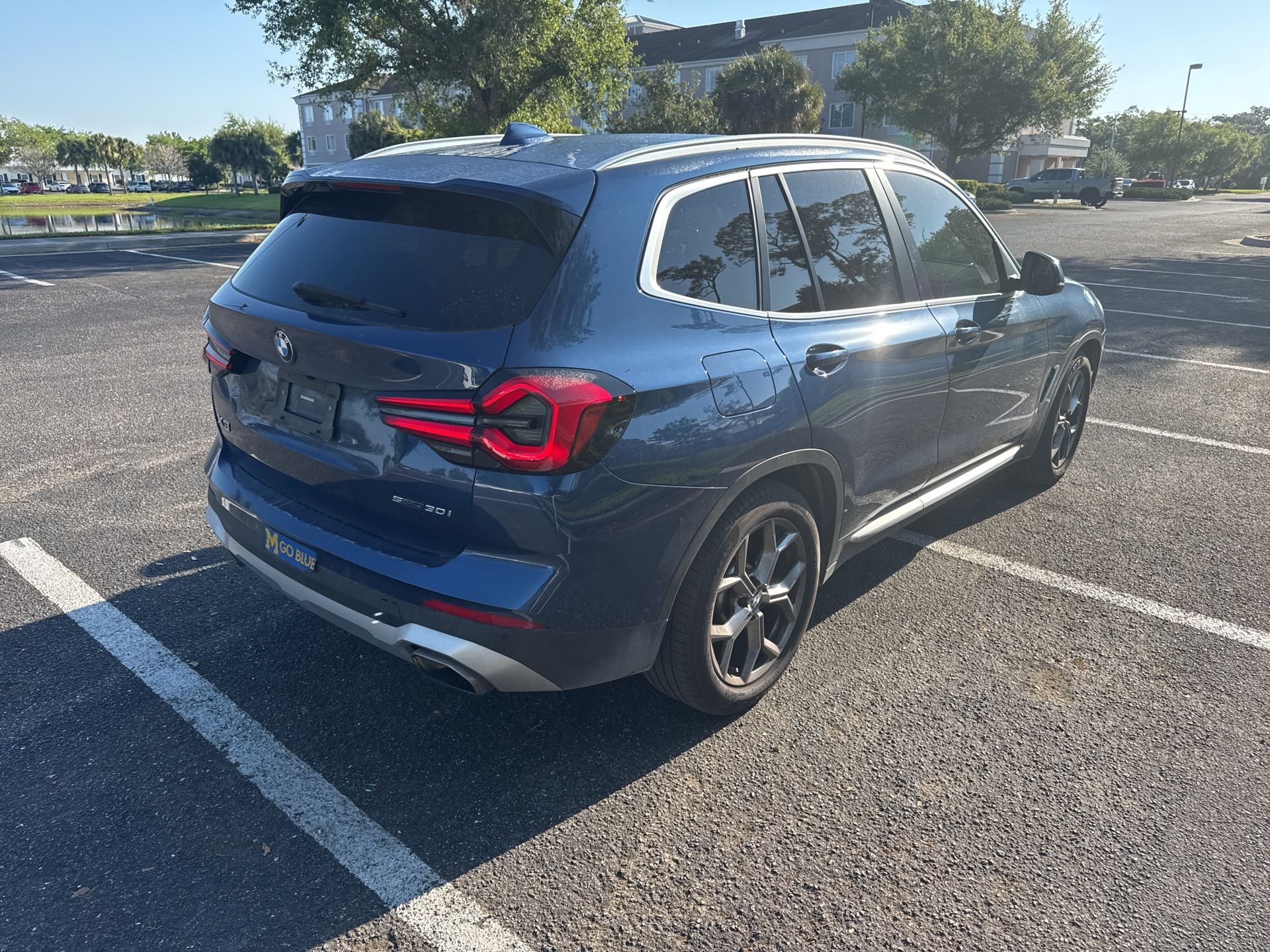 View vehicle photo 4