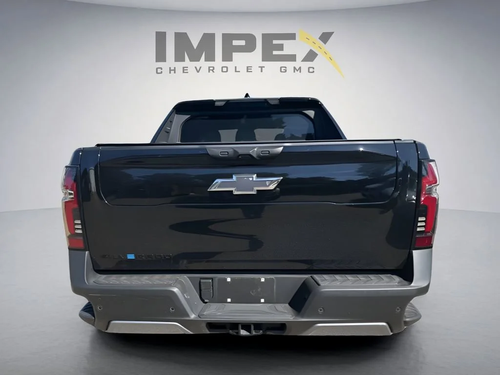 Used 2026 Black Chevrolet Trail Boss - Max Range image 3