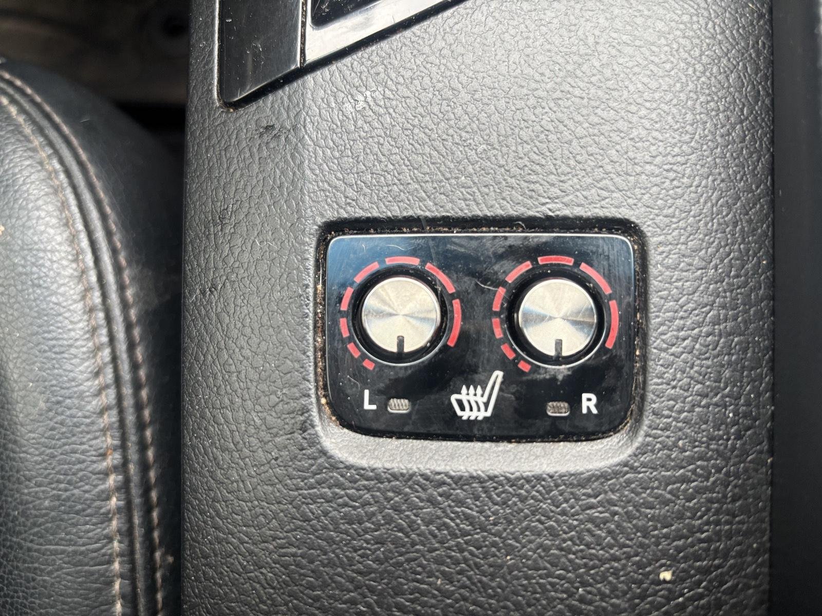Used 2014  TOYOTA  image 19