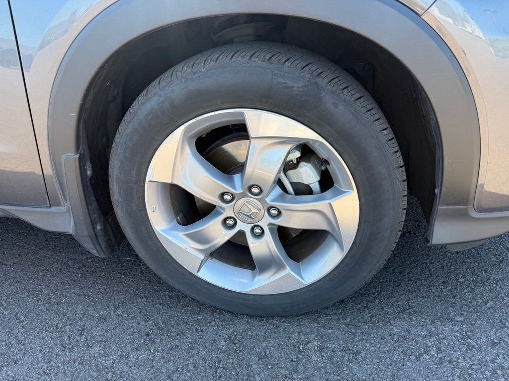 Used 2019 Modern Steel Metallic Honda LX image 24