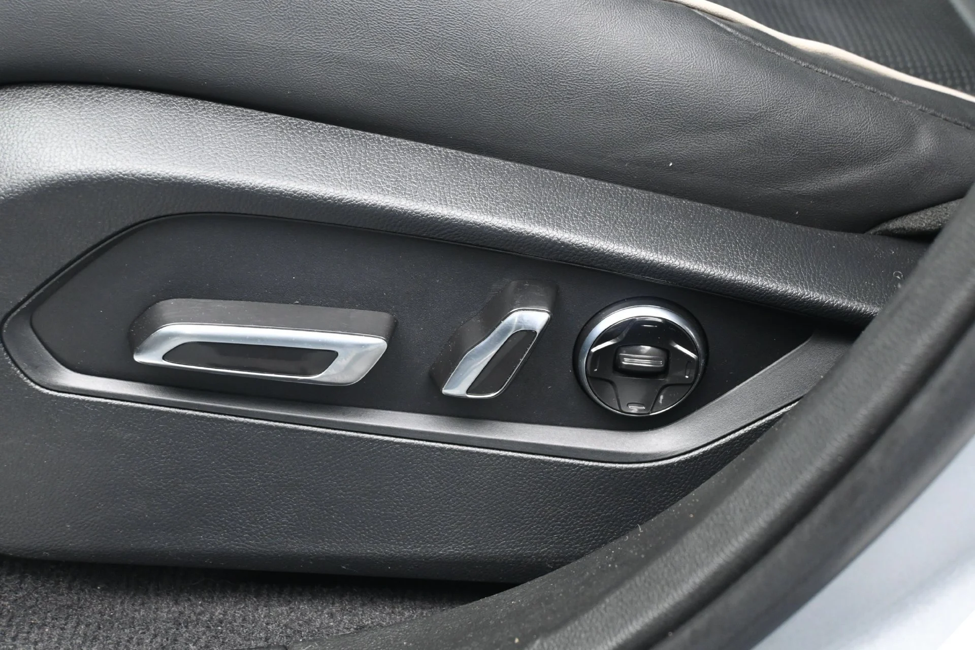 Used 2021 Silver Acura Platinum Elite AWD image 22