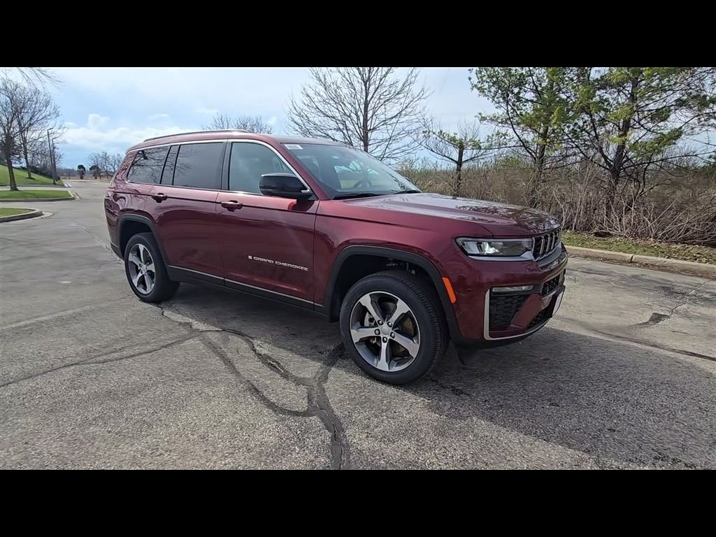 New 2026 Velvet Red Pearl-Coat Exterior Paint Jeep Limited image 9
