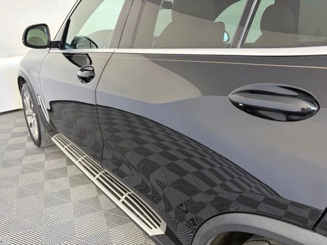 Used 2020 Black BMW sDrive40i image 9