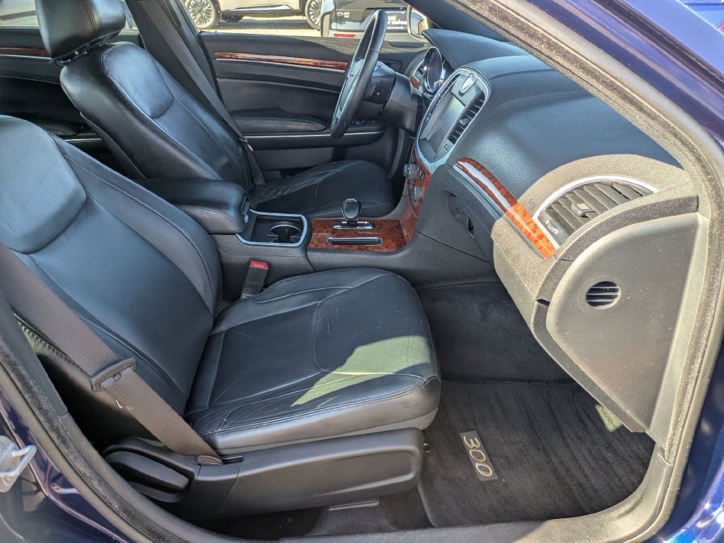 Used 2014 Blue Chrysler Base image 25