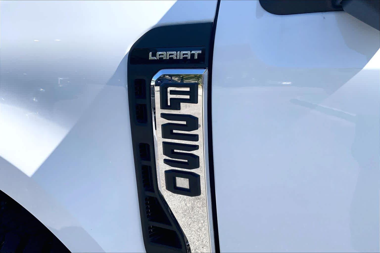 Used 2026 Oxford White Ford LARIAT image 30