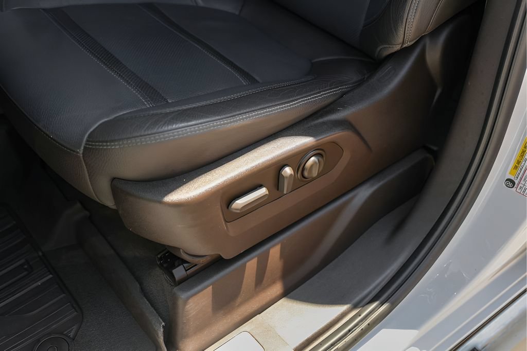 Used 2021 WHITE FROST TRICOAT GMC Denali image 11
