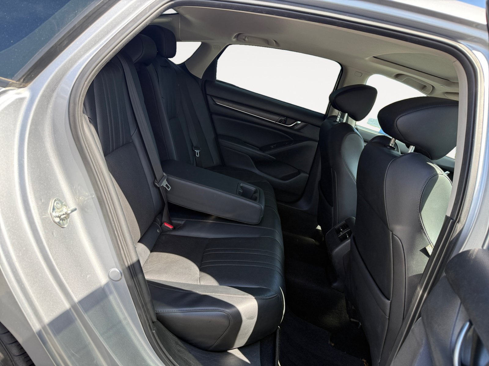 Certified Used 2018 Silver Honda Touring image 18