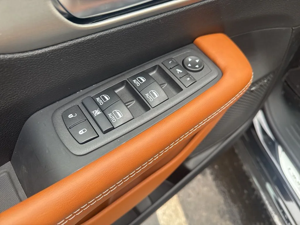 2026 Chrysler Pacifica Pinnacle - Photo 18