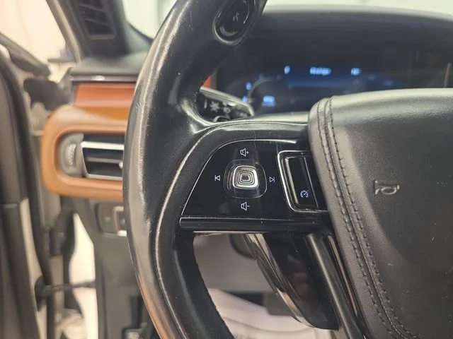 Used 2020 Pristine White Lincoln Reserve image 33