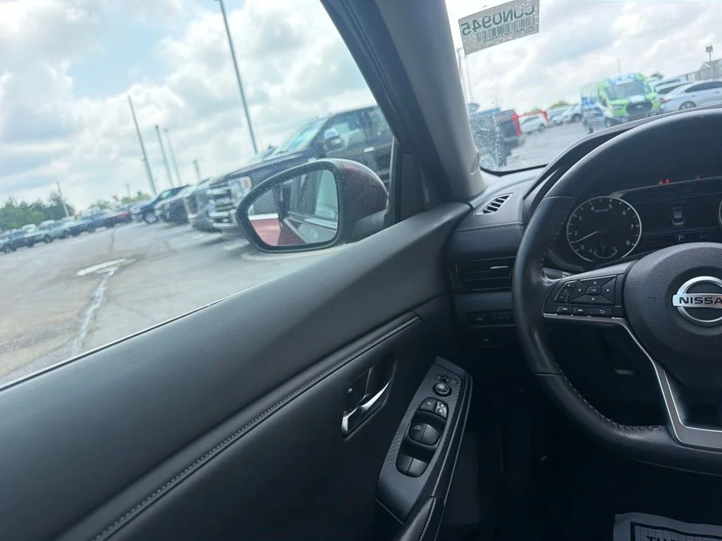 Used 2023 Red Nissan SV image 21