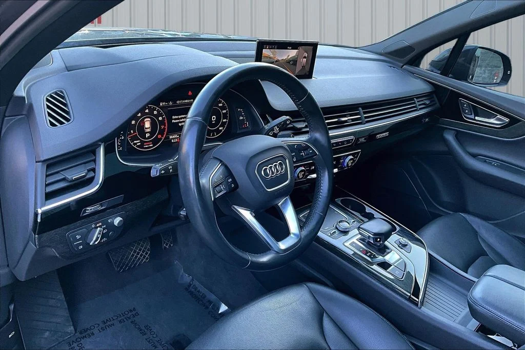 Used 2019 Gray Audi 55 Prestige image 17