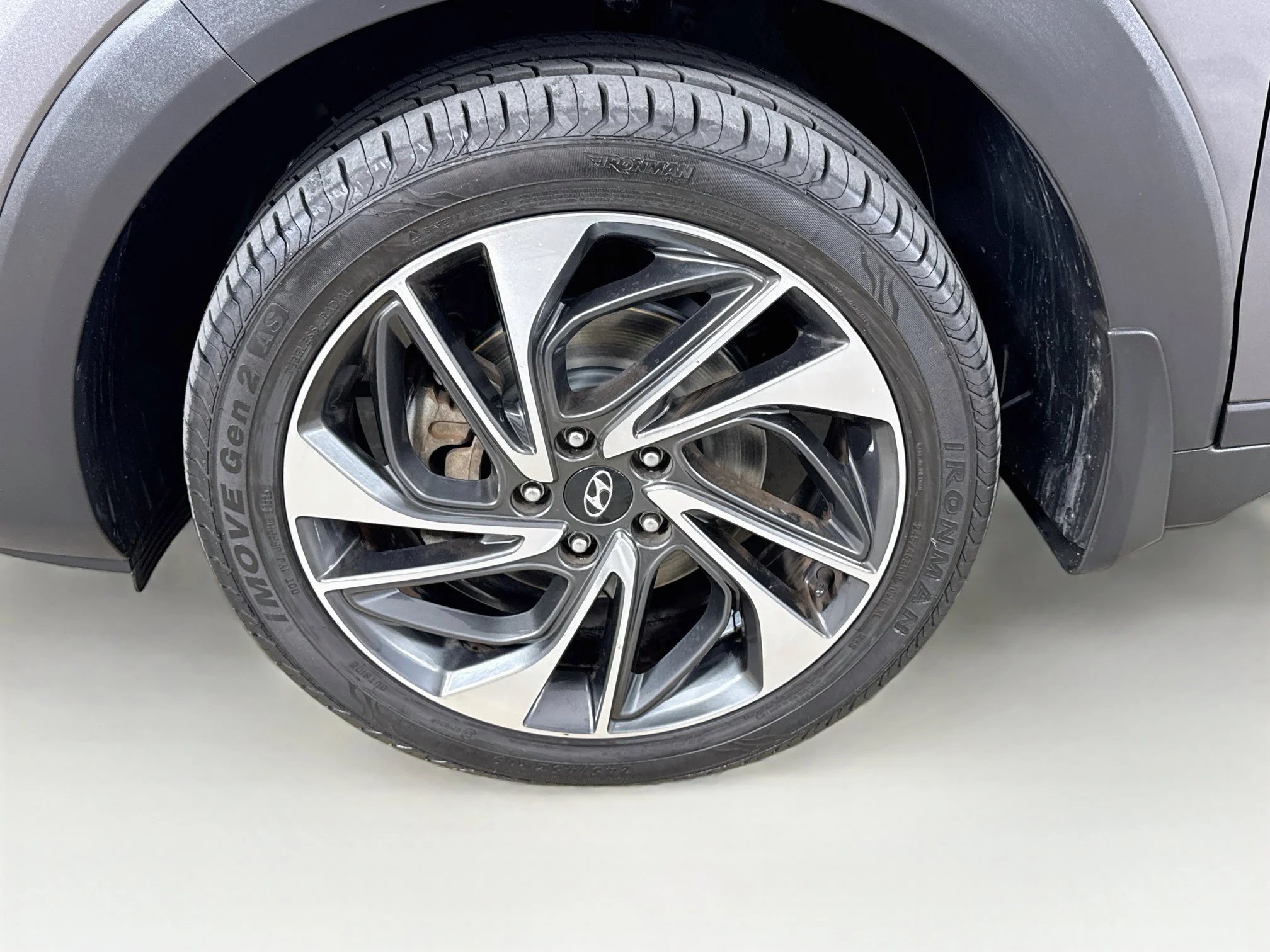 Used 2020  Hyundai Sport image 33
