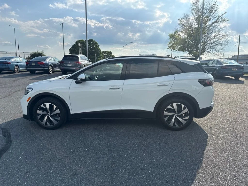 Certified Used 2024 Pure White Volkswagen Standard image 17