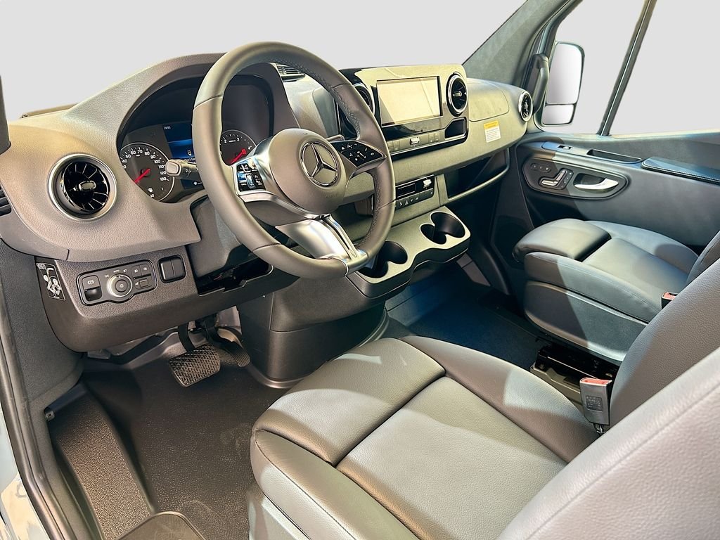 New 2026  Mercedes-Benz Cargo 170 WB image 9