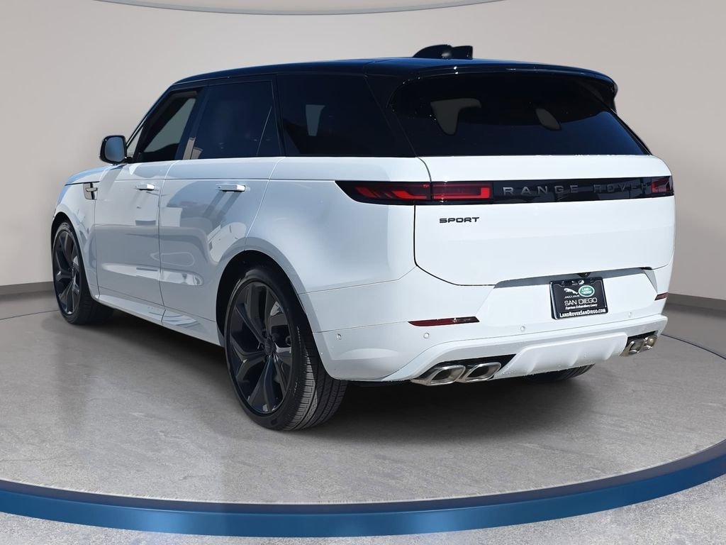 New 2026 Fuji White Land Rover Dynamic SE image 7